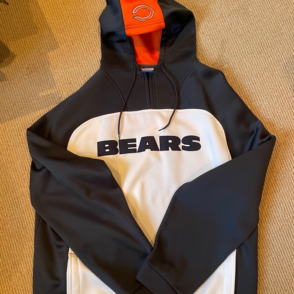 Chicago Bears hooded sweatshirt from 2006.